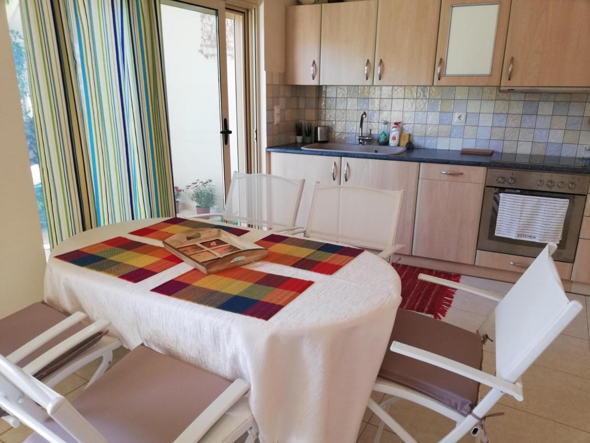 Althea Holiday Studio Agia Marina  Exteriör bild